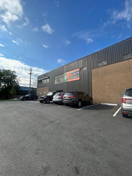 129 Commercial St, Malden, MA à louer - Photo du bâtiment - Image 3 de 22