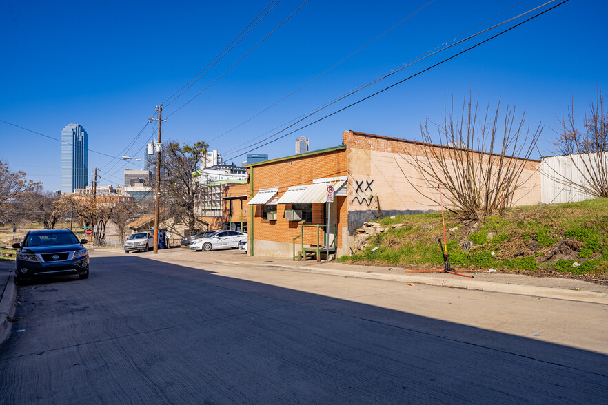 1204 Powhattan St, Dallas, TX for lease - Building Photo - Image 3 of 28