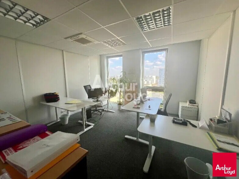 Office in Rennes for lease - Interior Photo - Image 3 of 4