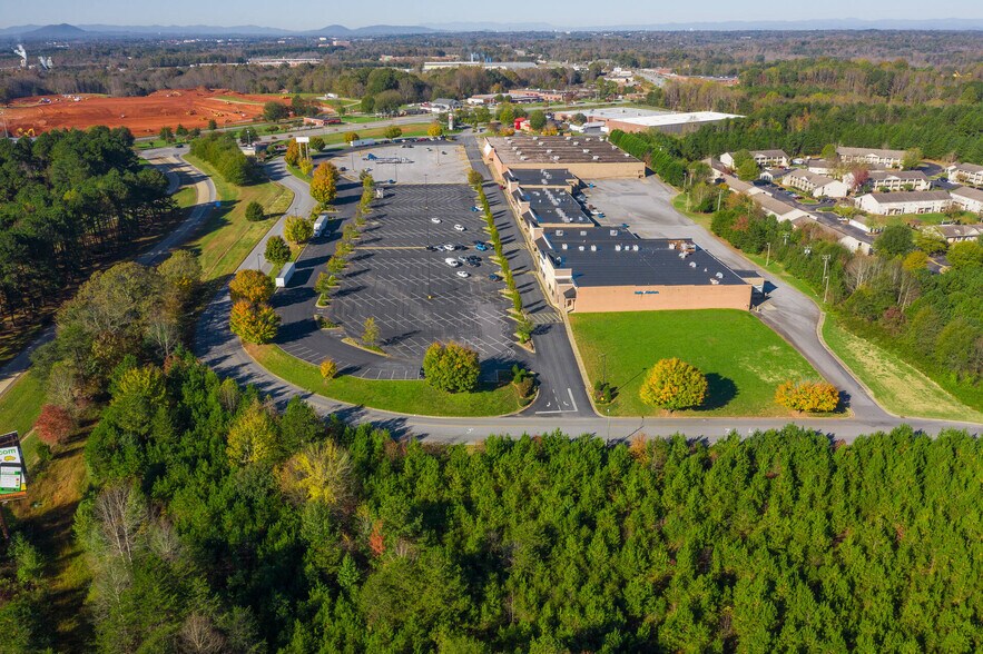 508 10th St NW, Conover, NC à vendre - Photo principale - Image 1 de 1