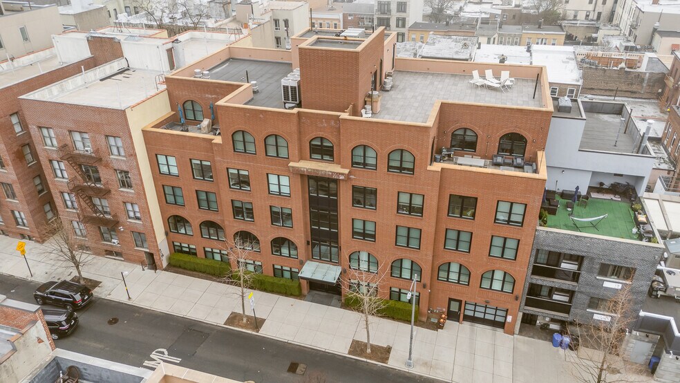 3177 37th St, Long Island City, NY à vendre - Photo du bâtiment - Image 2 de 9