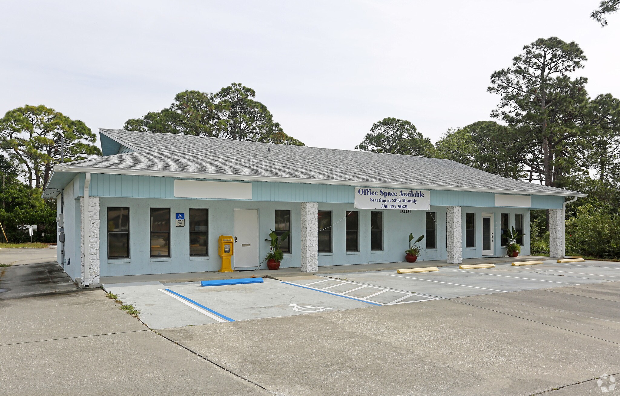 1001 S Ridgewood Ave, Edgewater, FL à louer Photo principale- Image 1 de 5