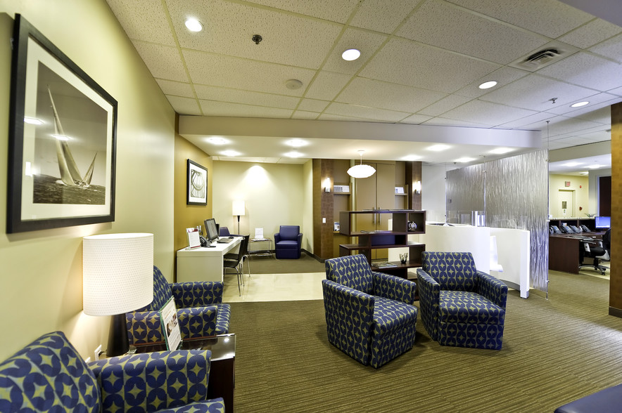 380 Wellington St, London, ON à louer - Photo intérieure - Image 3 de 17