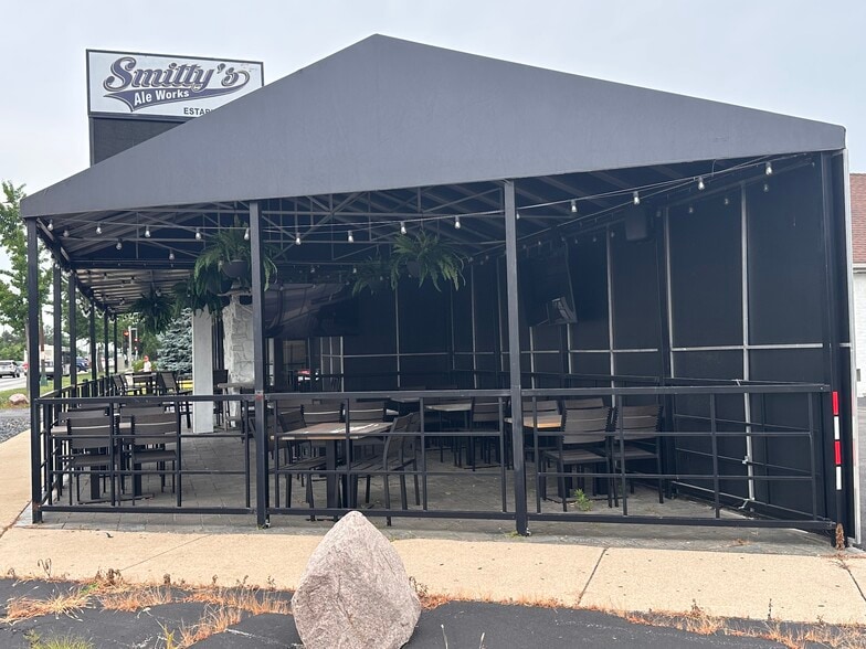 6764 W Forest Preserve Dr, Harwood Heights, IL for lease - Building Photo - Image 1 of 10