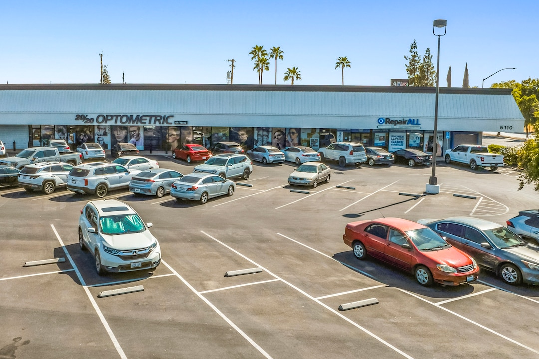 5130 N Blackstone Ave, Fresno, CA à louer Photo intérieure- Image 1 de 2