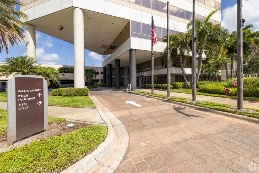 500 N West Shore Blvd, Tampa, FL for lease - Building Photo - Image 3 of 25