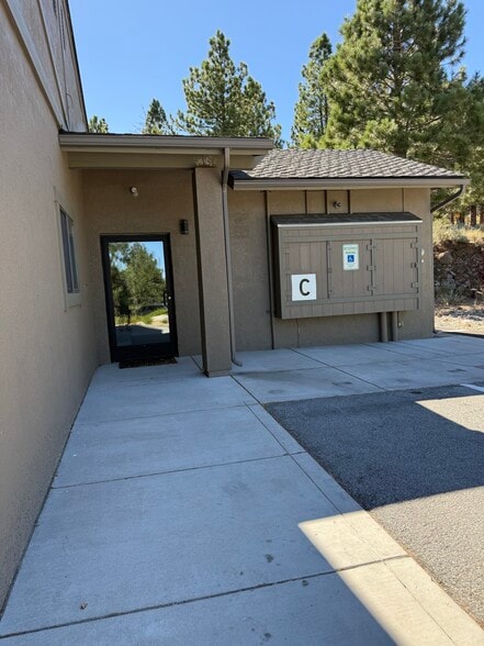 17025 Mount Rose Hwy, Reno, NV for lease - Building Photo - Image 3 of 6