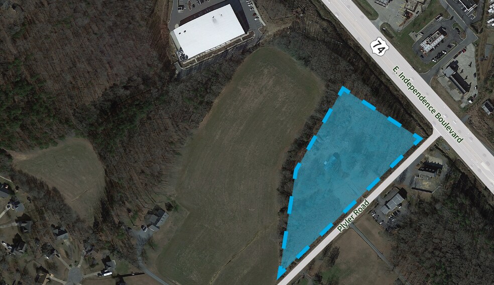 319 Plyler Rd, Indian Trail, NC à vendre - Photo du bâtiment - Image 1 de 5
