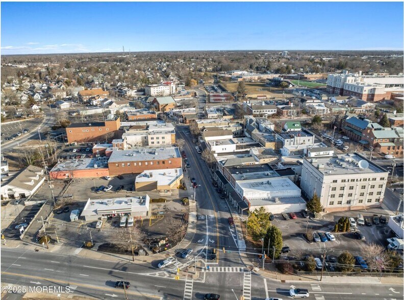 43 Main St, Toms River, NJ à vendre - Photo du bâtiment - Image 3 de 11