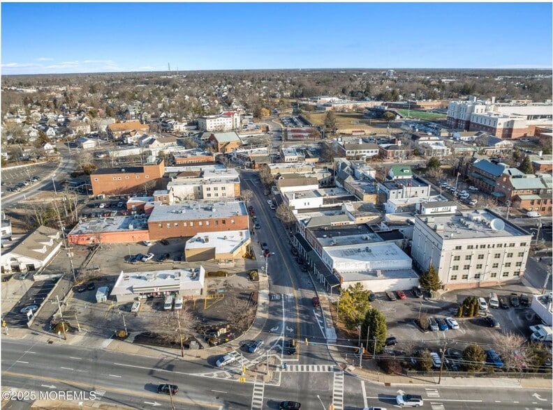 43 Main St, Toms River, NJ à vendre - Photo du bâtiment - Image 3 de 11