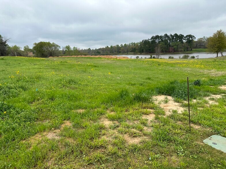 1690 S. Main St., Lindale, TX à vendre - Photo du bâtiment - Image 2 de 12