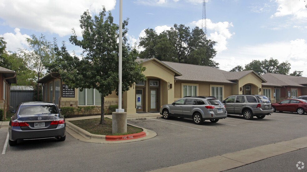 13284 Pond Springs Rd, Austin, TX à vendre - Photo du bâtiment - Image 2 de 2