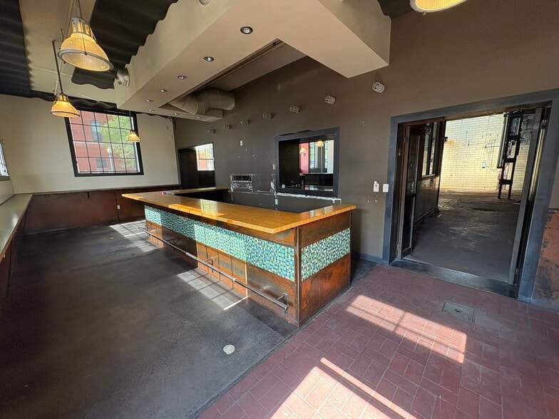 2201 Arapahoe St, Denver, CO for sale - Interior Photo - Image 2 of 5