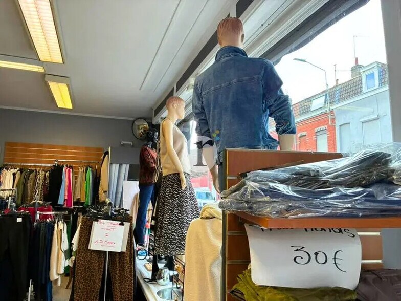 Commerce de détail dans Lambersart à louer - Photo intérieure - Image 2 de 4