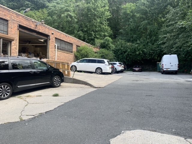 12 Bright Pl, Yonkers, NY à vendre - Photo du bâtiment - Image 2 de 8