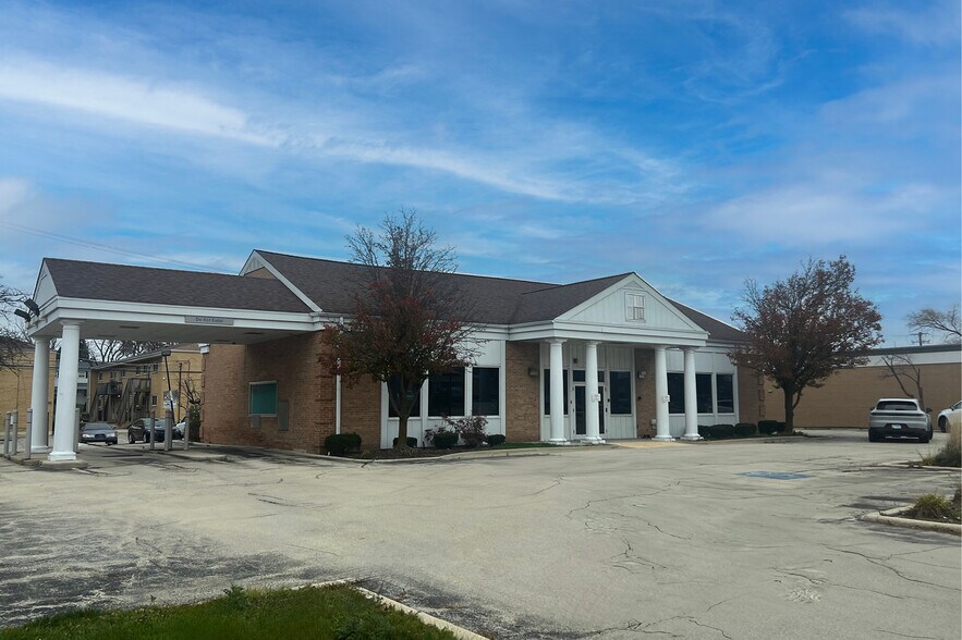 600 W Roosevelt Rd, Glen Ellyn, IL for lease - Building Photo - Image 2 of 8