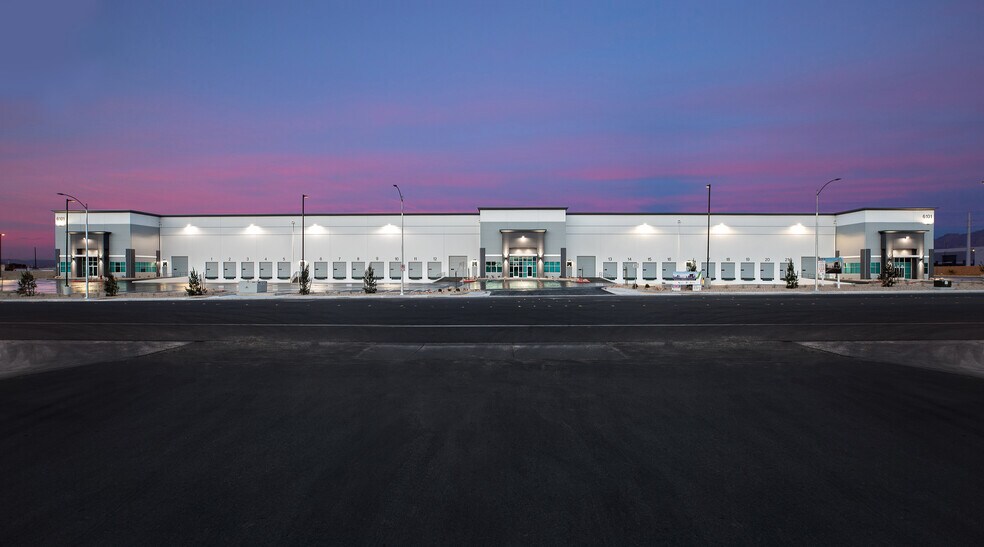 6101 N Hollywood Blvd, Las Vegas, NV à louer - Photo du bâtiment - Image 3 de 24