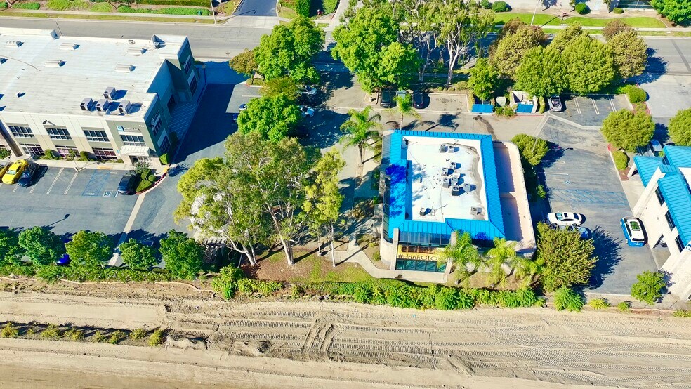 9233 Charles Smith Ave, Rancho Cucamonga, CA à vendre - Photo du bâtiment - Image 3 de 67