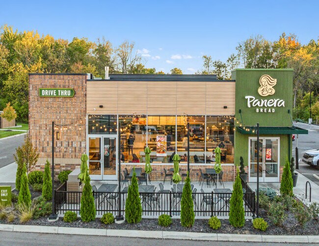 Plus de détails pour 8501 Beechmont Ave, Cincinnati, OH - Commerce de détail à vendre