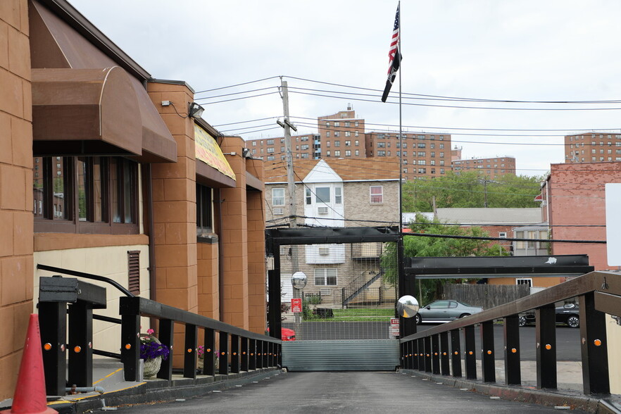 450 Zerega Ave, Bronx, NY à louer - Photo du b timent - Image 2 de 30