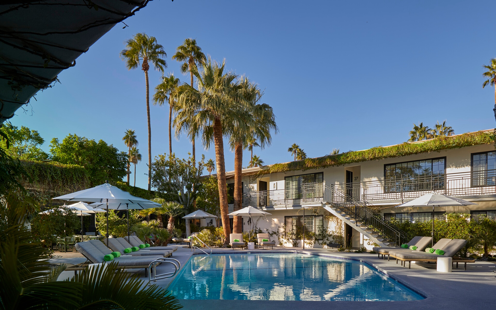 288 E Camino Monte Vis, Palm Springs, CA for sale Building Photo- Image 1 of 23