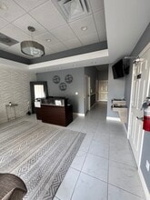 645-710 W Hallandale Beach Blvd, Hallandale, FL à louer Photo intérieure- Image 2 de 5