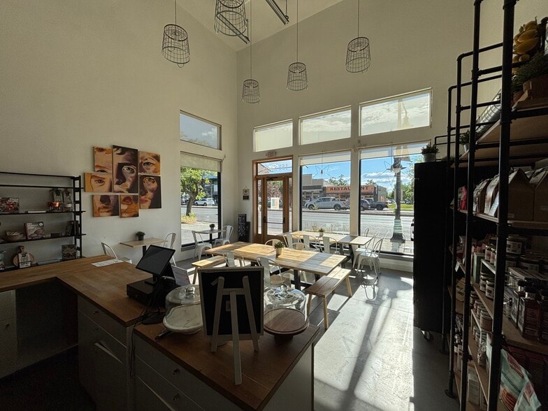 151 S Main St, Springville, UT for lease - Interior Photo - Image 2 of 4
