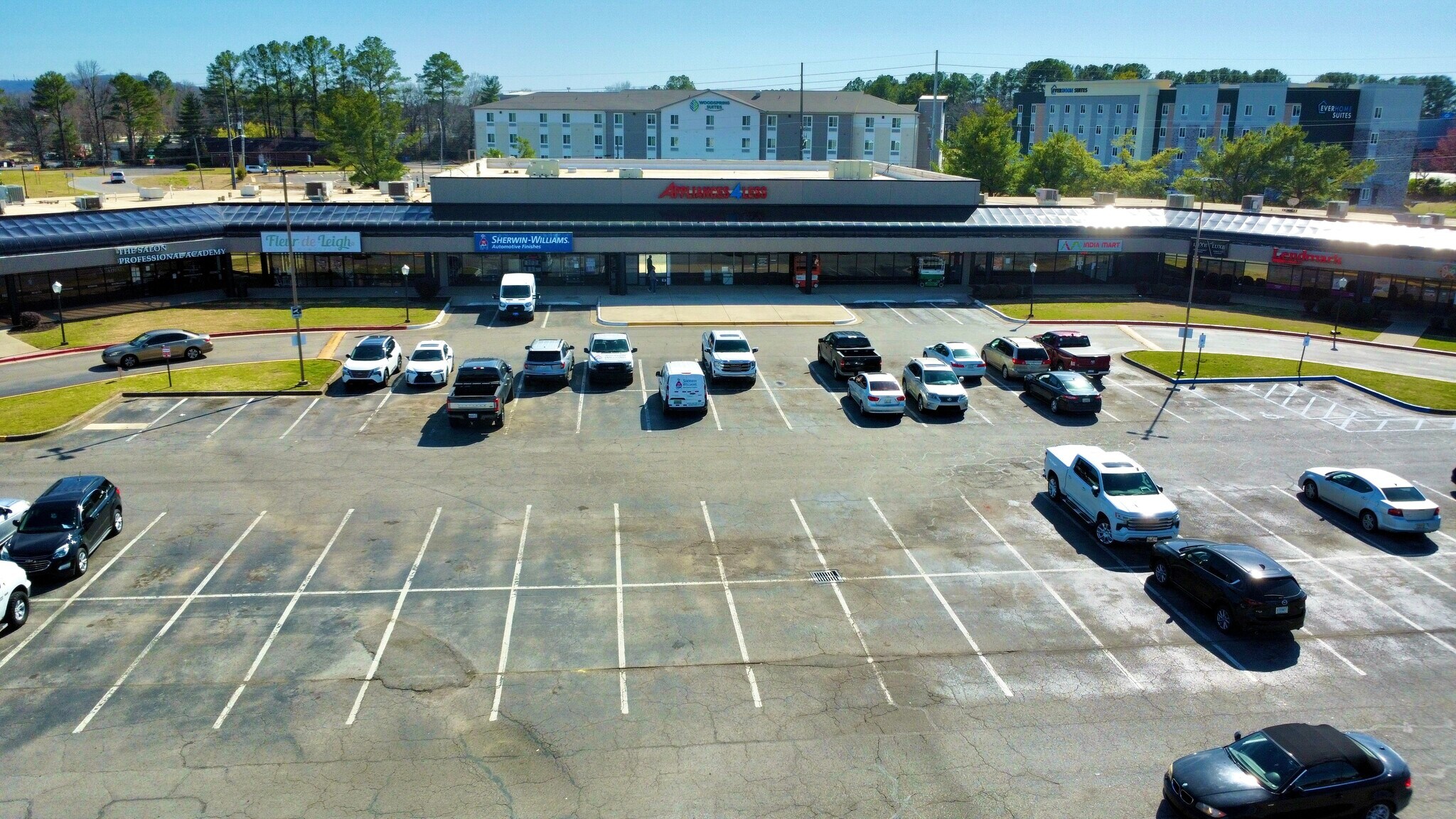 4925 University Dr, Huntsville, AL à louer Photo principale- Image 1 de 11