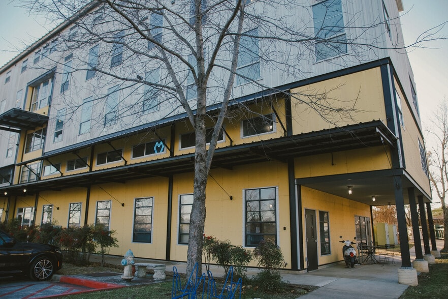 525 S School Ave, Fayetteville, AR à louer - Photo du bâtiment - Image 2 de 22