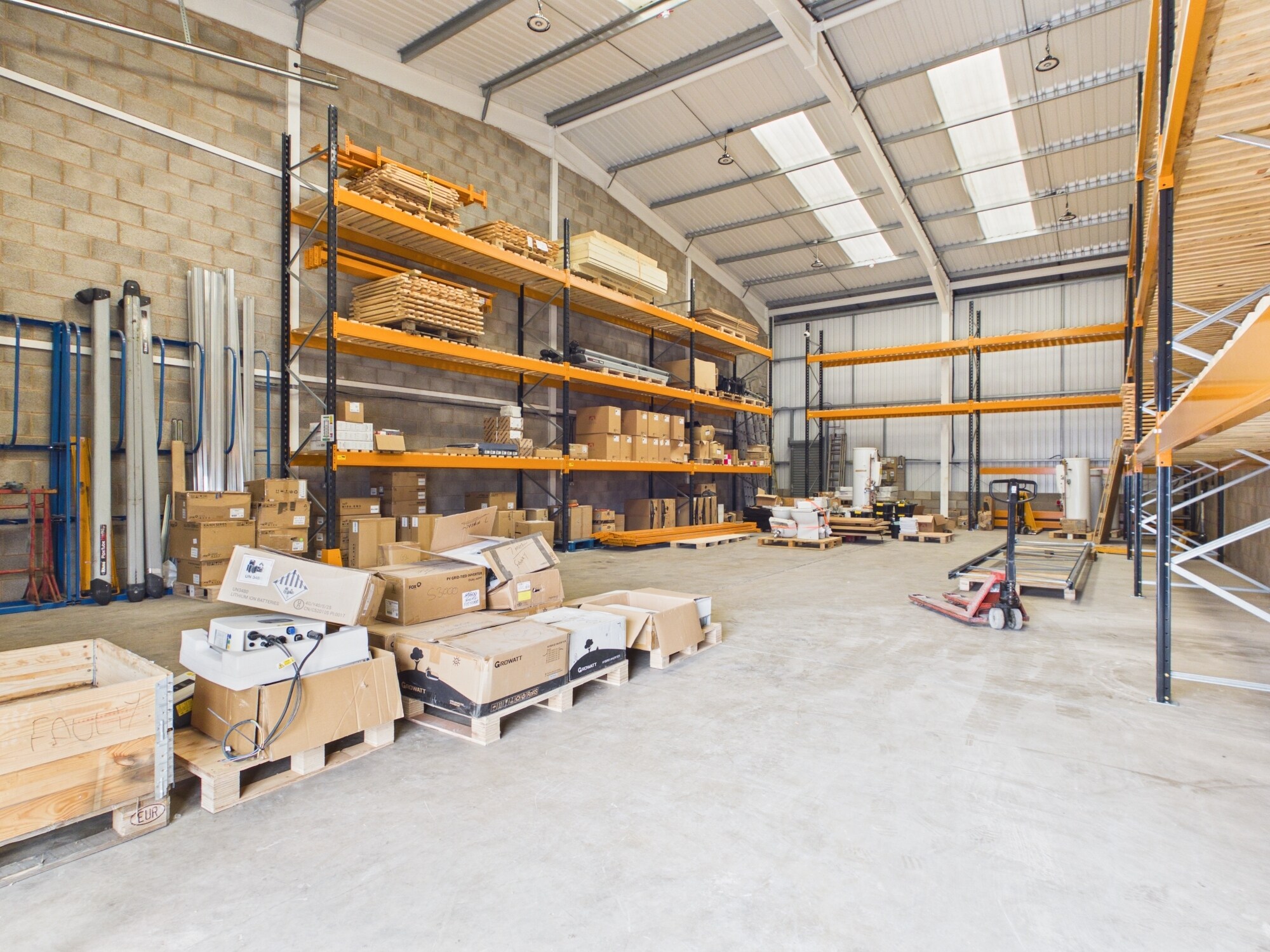 Makerfield Way, Wigan for lease Interior Photo- Image 1 of 5