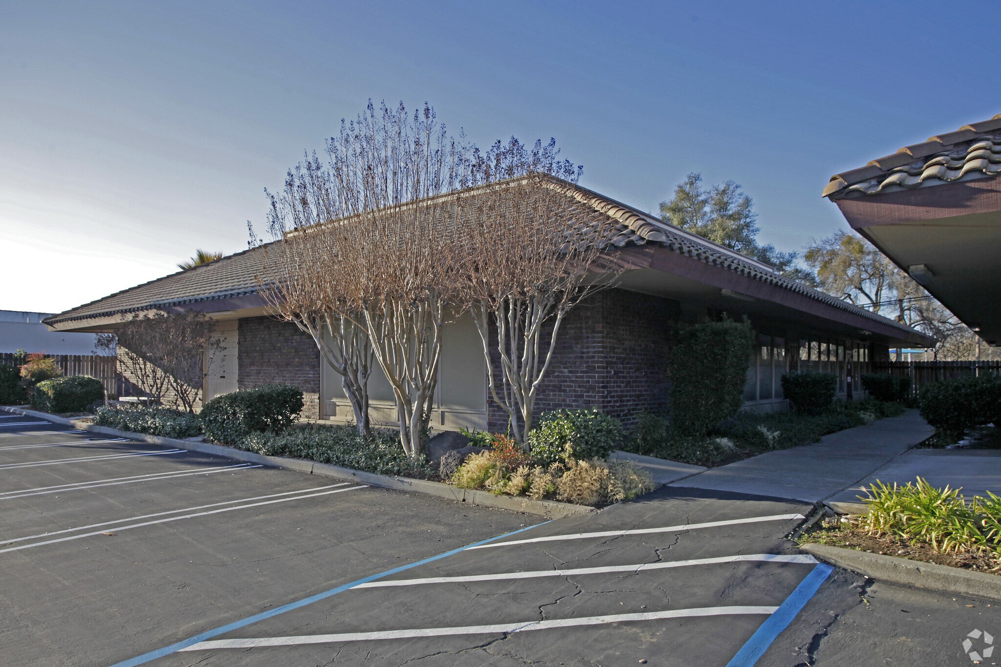 3750 Auburn Blvd, Sacramento, CA à louer Photo du bâtiment- Image 1 de 4