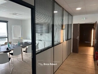 Plus de détails pour Bureau à vendre