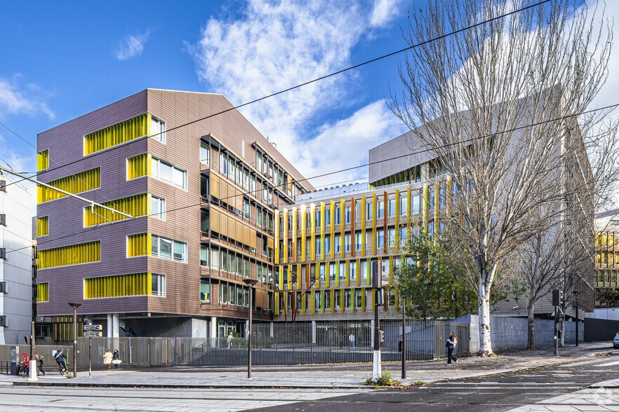 8-28 Boulevard D'Indochine, Paris for lease - Primary Photo - Image 1 of 5