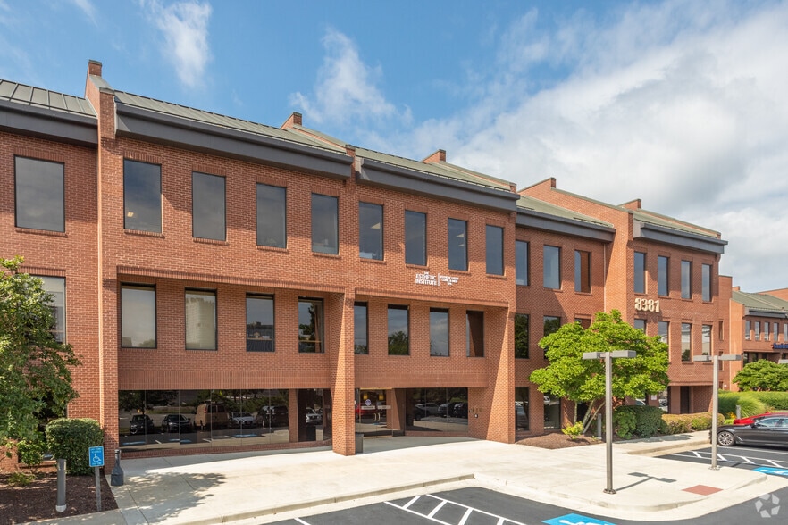 8381 Old Courthouse Rd, Vienna, VA for lease - Building Photo - Image 2 of 6