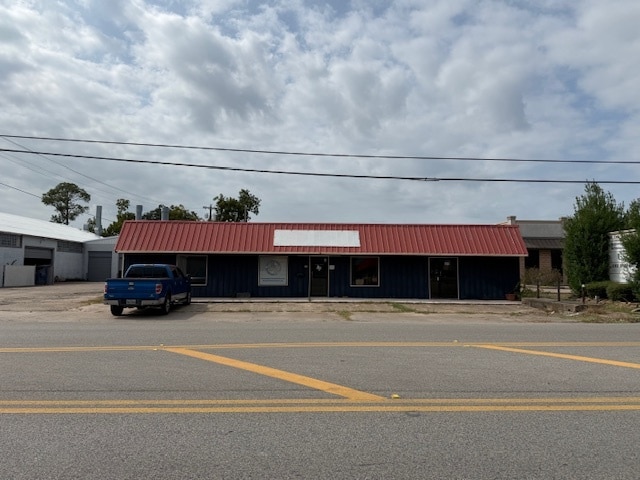 611 N Velasco St, Angleton, TX for sale Building Photo- Image 1 of 46
