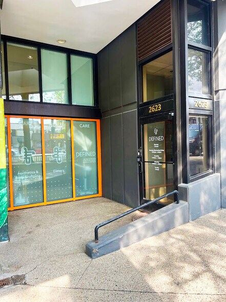 2623-2627 N Clark St, Chicago, IL à louer - Photo du bâtiment - Image 2 de 76