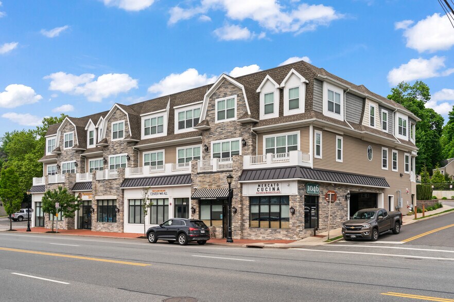 1046 New York Ave, Huntington Station, NY à vendre - Photo du bâtiment - Image 1 de 34
