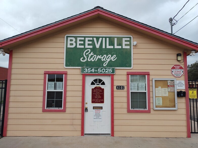 4101 N Saint Marys St, Beeville, TX à louer - Photo du bâtiment - Image 1 de 14