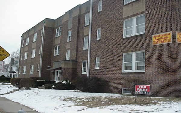 7246 Hazel Ave, Upper Darby, PA à vendre - Photo principale - Image 1 de 2