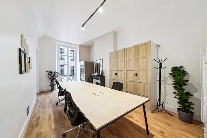 9 Rue D'Aboukir, Paris for lease - Interior Photo - Image 2 of 14