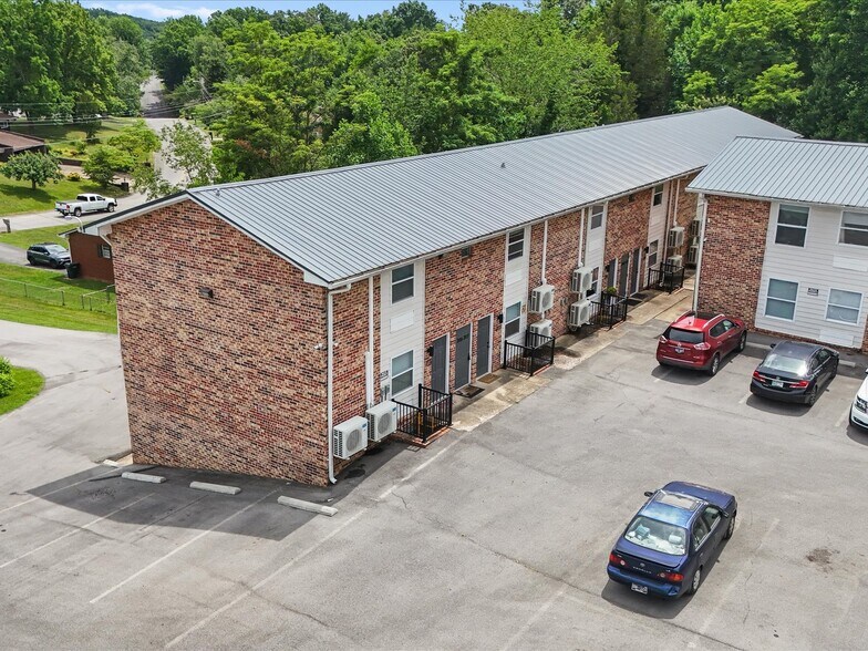 112 Becky Dr, Greeneville, TN à vendre - Photo du bâtiment - Image 2 de 48