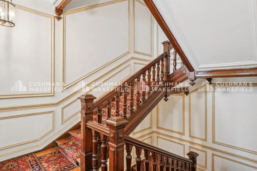 10 Rue De La Trémoille, Paris à vendre - Photo du bâtiment - Image 2 de 22