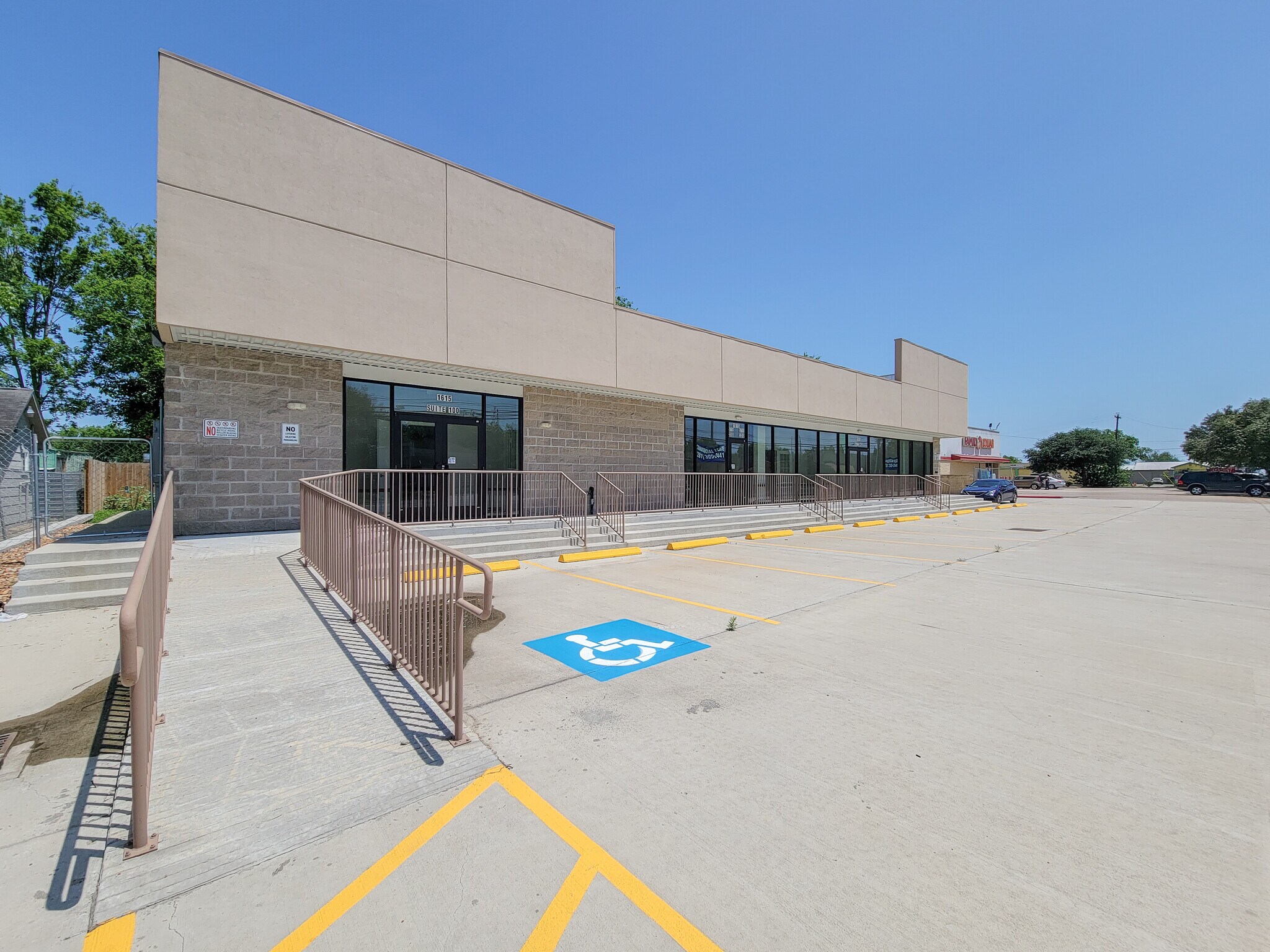 1615 1st St, Rosenberg, TX à vendre Photo principale- Image 1 de 19