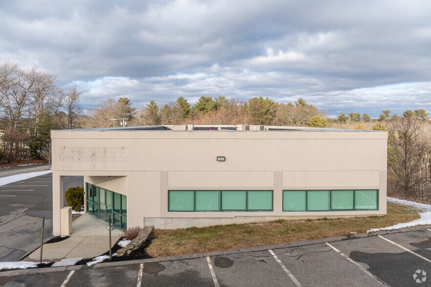 145 Otis St, Northborough, MA à louer - Photo du bâtiment - Image 2 de 5