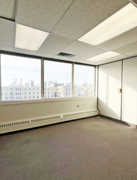 400 Taché Av, Winnipeg, MB à louer - Photo intérieure - Image 3 de 10