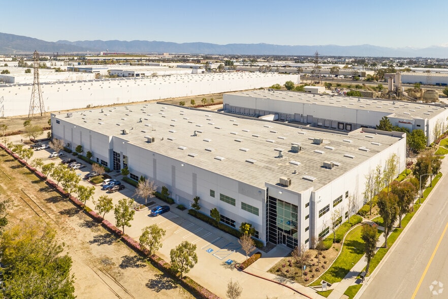 13112 Santa Ana Ave, Fontana, CA for lease - Building Photo - Image 2 of 6