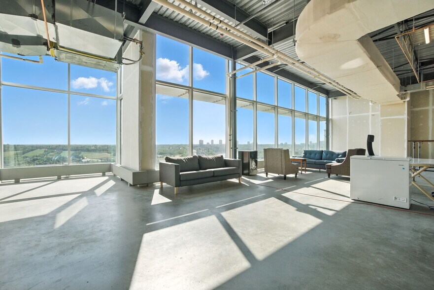9666-9670 Jasper Av NW, Edmonton, AB for lease - Building Photo - Image 2 of 35