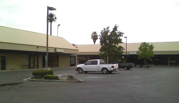 324 Oak St, Bakersfield, CA for lease Primary Photo- Image 1 of 4