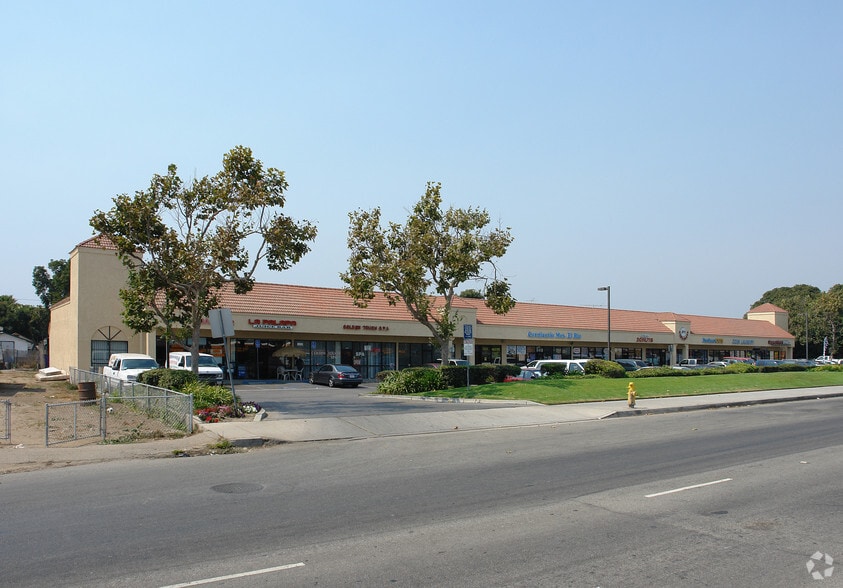 2631-2675 E Vineyard Ave, Oxnard, CA for lease - Primary Photo - Image 3 of 10