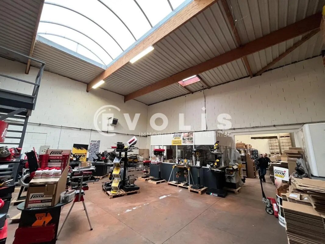 Office in Décines-Charpieu for lease Interior Photo- Image 1 of 21